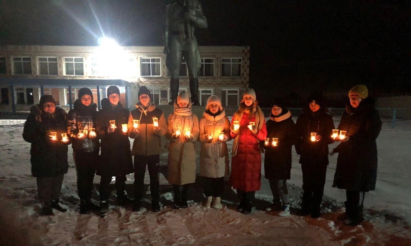 Участники первичного отделения «Движения Первых» школы с.Раскатово приняли участие во всероссийской акции &quot;Свеча памяти&quot;.