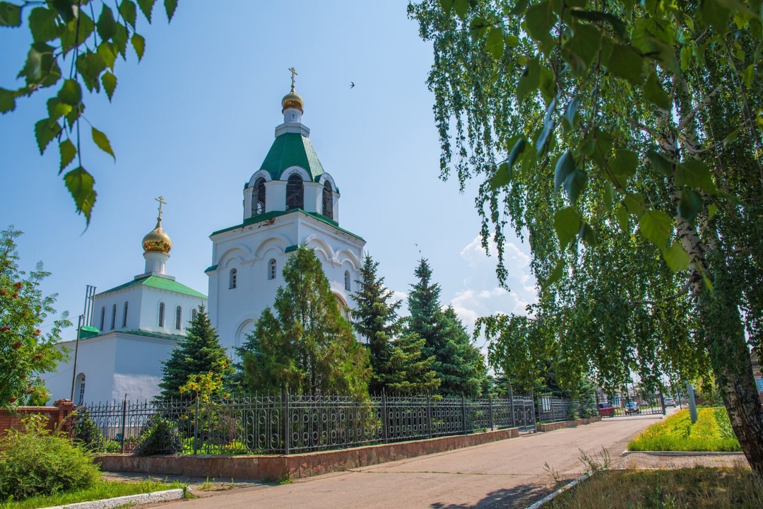 В этом году дата Пасхи  совпадает у православных христиан, лютеран и католиков, праздничные Богослужения одновременно состоятся во всех храмах города и района.  В связи с этим требуются дополнительные ресурсы для обеспечения мер безопасности..