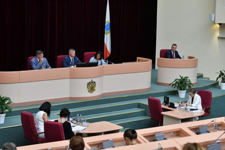 егодня депутаты областной Думы поддержали несколько важных инициатив регионального правительства. Они направлены на обустройство Саратова, поддержку наших участников СВО и членов их семей, затрагивают развитие спортивных объектов.. егодня депутаты областной Думы поддержали несколько важных инициатив регионального правительства. Они направлены на обустройство Саратова, поддержку наших участников СВО и членов их семей, затрагивают развитие спортивных объектов..