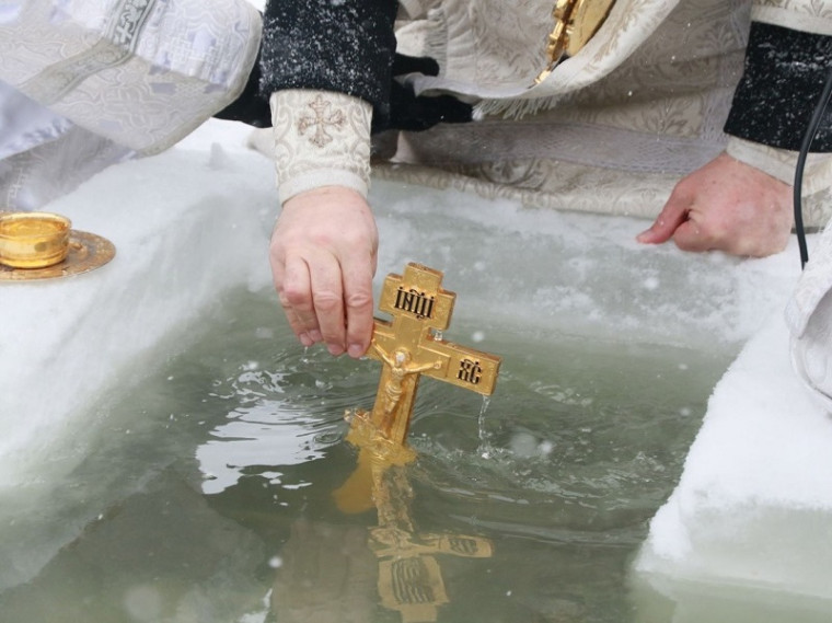 В ночь на 19 января состоятся Крестный ход, водосвятный молебен и пройдут традиционные Крещенские купания в г. Марксе. В ночь на 19 января состоятся Крестный ход, водосвятный молебен и пройдут традиционные Крещенские купания в г. Марксе.