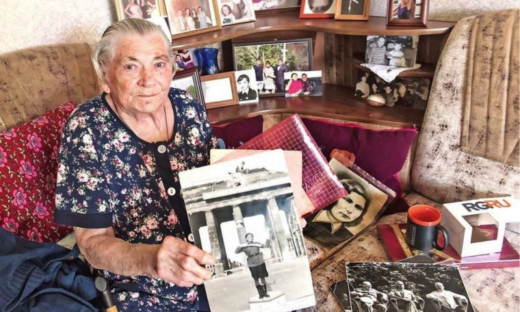 100-летний юбилей сегодня отмечает участница Великой Отечественной войны Мария Филипповна Лиманская. Наша знаменитая «Регулировщица Победы. Королева Бранденбургских ворот».. 100-летний юбилей сегодня отмечает участница Великой Отечественной войны Мария Филипповна Лиманская. Наша знаменитая «Регулировщица Победы. Королева Бранденбургских ворот»..