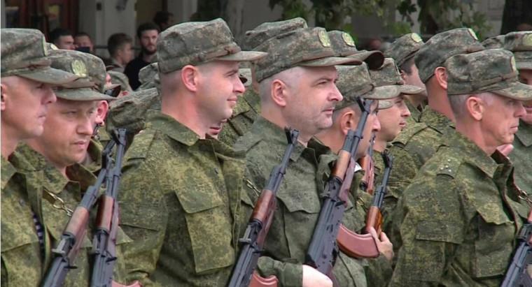 200 саратовцев еженедельно пополняют войска. 200 саратовцев еженедельно пополняют войска.