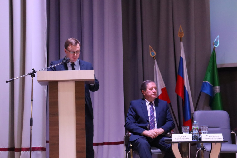 21 ноября в селе Павловка Марксовского района прошло выездное заседание Президиума Палаты сельских и городских поселений на котором выступил Александр Милованов. 21 ноября в селе Павловка Марксовского района прошло выездное заседание Президиума Палаты сельских и городских поселений на котором выступил Александр Милованов.