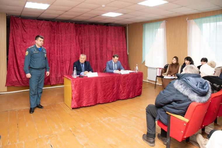 29 января глава Марксовского МР Романов Д.Н. встретился с жителями с. Андреевки Приволжского МО.. 29 января глава Марксовского МР Романов Д.Н. встретился с жителями с. Андреевки Приволжского МО..