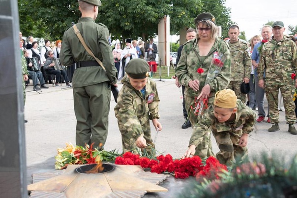 22 июня в России традиционно отмечают День памяти и скорби, годовщину начала Великой Отечественной войны. Именно в этот день летом 1941 года началась самая кровопролитная и страшная война в истории нашей страны.. 22 июня в России традиционно отмечают День памяти и скорби, годовщину начала Великой Отечественной войны. Именно в этот день летом 1941 года началась самая кровопролитная и страшная война в истории нашей страны..
